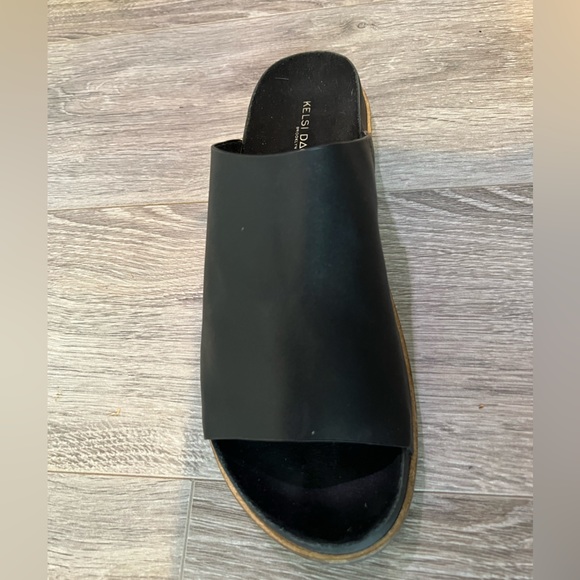 Kelsi Dagger black slides - Picture 6 of 6